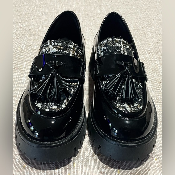 Bruno Magli Shoes - Black Patent Leather Tassel Loafers by Bruno Magli. 
EU 39.5
US 9
